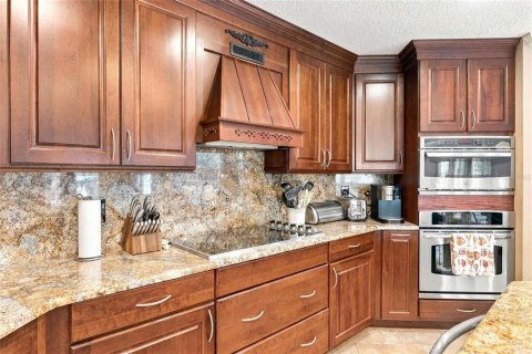 House in DeLand, Florida 4 bedrooms, 478.45 sq.m. № 2408627 - photo 28