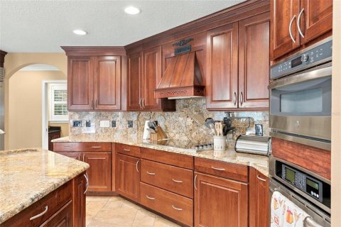 House in DeLand, Florida 4 bedrooms, 478.45 sq.m. № 2408627 - photo 27