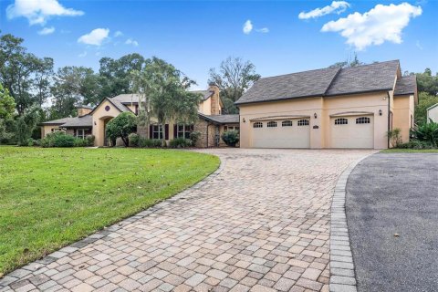 House in DeLand, Florida 4 bedrooms, 478.45 sq.m. № 2408627 - photo 4