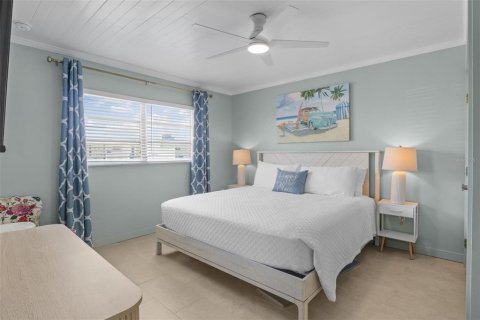 Townhouse in Holmes Beach, Florida 2 bedrooms, 90.86 sq.m. № 2204989 - photo 21