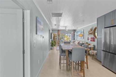 Townhouse in Holmes Beach, Florida 2 bedrooms, 90.86 sq.m. № 2204989 - photo 10