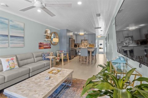 Townhouse in Holmes Beach, Florida 2 bedrooms, 90.86 sq.m. № 2204989 - photo 15