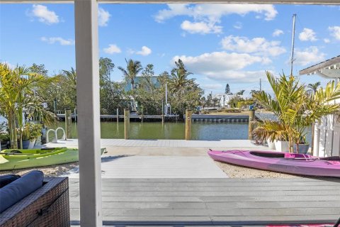 Townhouse in Holmes Beach, Florida 2 bedrooms, 90.86 sq.m. № 2204989 - photo 4