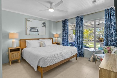 Townhouse in Holmes Beach, Florida 2 bedrooms, 90.86 sq.m. № 2204989 - photo 16