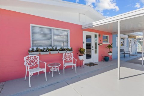 Townhouse in Holmes Beach, Florida 2 bedrooms, 90.86 sq.m. № 2204989 - photo 5