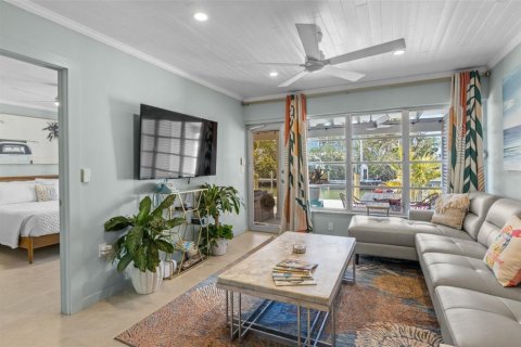 Townhouse in Holmes Beach, Florida 2 bedrooms, 90.86 sq.m. № 2204989 - photo 13