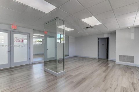 Condo in Hallandale Beach, Florida, 2 bedrooms  № 2065011 - photo 14