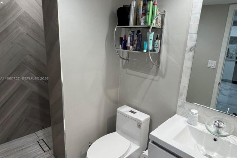 Condo in Hallandale Beach, Florida, 2 bedrooms  № 2065011 - photo 8