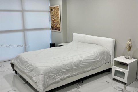 Condo in Hallandale Beach, Florida, 2 bedrooms  № 2065011 - photo 9