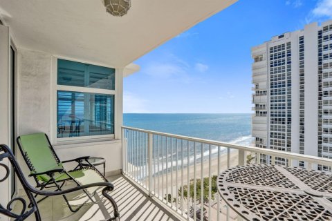 Condo in Pompano Beach, Florida, 2 bedrooms № 2430279 - photo 10