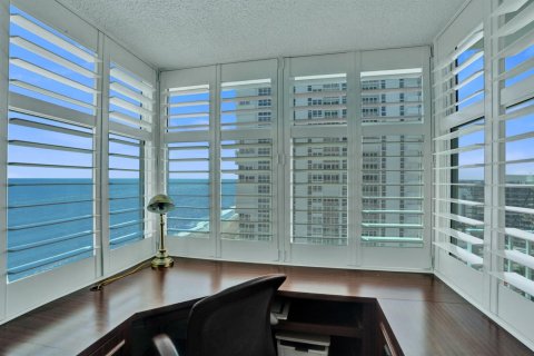 Condo in Pompano Beach, Florida, 2 bedrooms № 2430279 - photo 28