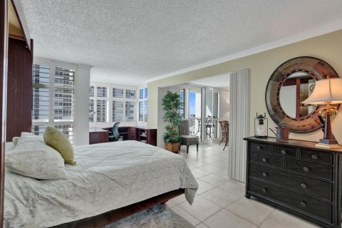 Condo in Pompano Beach, Florida, 2 bedrooms № 2430279 - photo 24