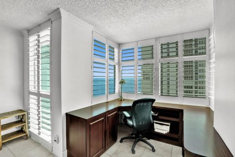 Condo in Pompano Beach, Florida, 2 bedrooms № 2430279 - photo 26
