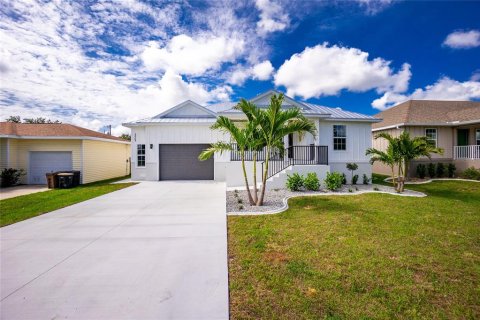 Casa en venta en Punta Gorda, Florida, 3 dormitorios, 142.6 m2 № 2202803 - foto 2