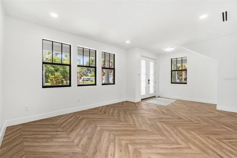 Casa en venta en Oldsmar, Florida, 5 dormitorios, 354.05 m2 № 2388243 - foto 9