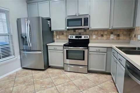 House in Orlando, Florida 3 bedrooms, 153.94 sq.m. № 2379658 - photo 2