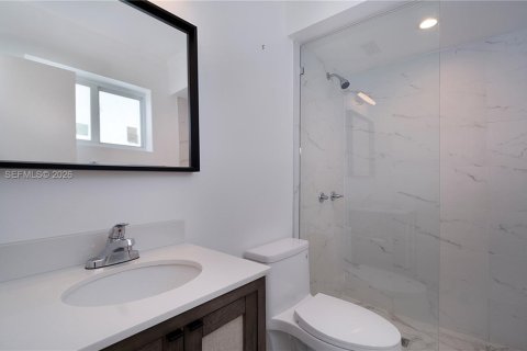 House in Pinecrest, Florida 3 bedrooms, 152.45 sq.m. № 2035950 - photo 18