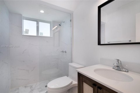 House in Pinecrest, Florida 3 bedrooms, 152.45 sq.m. № 2035950 - photo 20