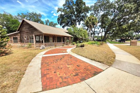 House in Orlando, Florida 4 bedrooms, 215.07 sq.m. № 2393735 - photo 4