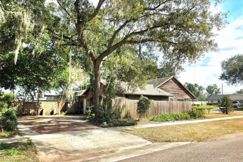 House in Orlando, Florida 4 bedrooms, 215.07 sq.m. № 2393735 - photo 16