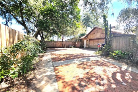 House in Orlando, Florida 4 bedrooms, 215.07 sq.m. № 2393735 - photo 17