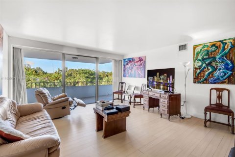 Condo in Key Biscayne, Florida, 2 bedrooms  № 1860584 - photo 1