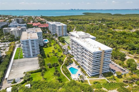 Condo in Key Biscayne, Florida, 2 bedrooms  № 1860584 - photo 23