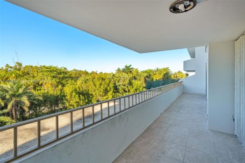 Condo in Key Biscayne, Florida, 2 bedrooms  № 1860584 - photo 13
