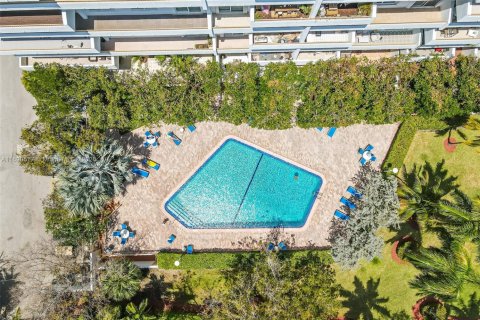 Condo in Key Biscayne, Florida, 2 bedrooms  № 1860584 - photo 20