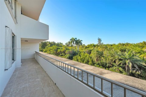 Condo in Key Biscayne, Florida, 2 bedrooms  № 1860584 - photo 14