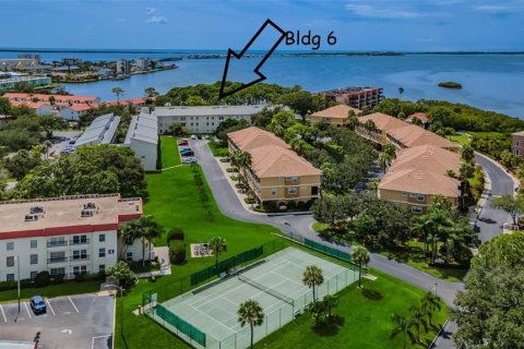 Condo in Dunedin, Florida, 2 bedrooms  № 1774954 - photo 1