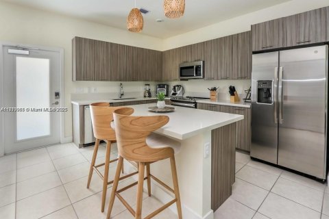 Condo in Doral, Florida, 4 bedrooms in URBANA  № 1781937 - photo 10