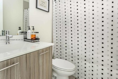 Condo in Doral, Florida, 4 bedrooms in URBANA  № 1781937 - photo 22
