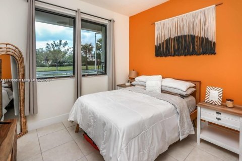 Condo in Doral, Florida, 4 bedrooms in URBANA  № 1781937 - photo 16