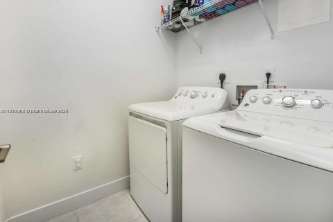 Condo in Doral, Florida, 4 bedrooms in URBANA  № 1781937 - photo 23