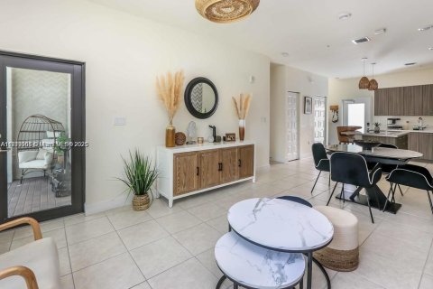 Condo in Doral, Florida, 4 bedrooms in URBANA  № 1781937 - photo 5