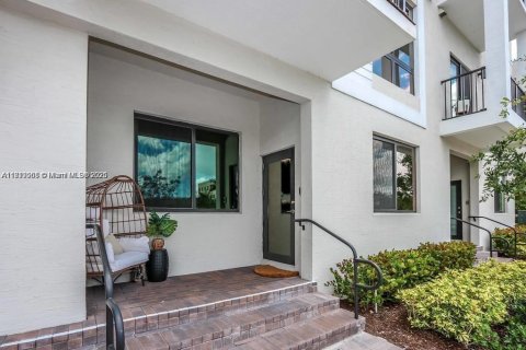 Condo in Doral, Florida, 4 bedrooms in URBANA  № 1781937 - photo 3