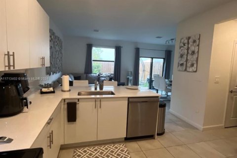 Adosado en venta en Homestead, Florida, 4 dormitorios, 169.08 m2 № 1938173 - foto 5