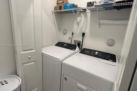 Adosado en venta en Homestead, Florida, 4 dormitorios, 169.08 m2 № 1938173 - foto 13