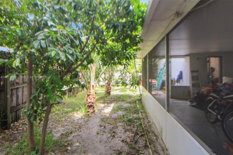House in Pembroke Pines, Florida 4 bedrooms, 159.23 sq.m. № 1922932 - photo 24
