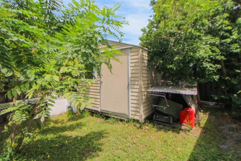House in Pembroke Pines, Florida 4 bedrooms, 159.23 sq.m. № 1922932 - photo 23