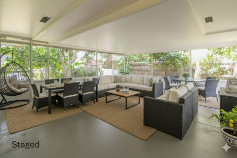 House in Pembroke Pines, Florida 4 bedrooms, 159.23 sq.m. № 1922932 - photo 27