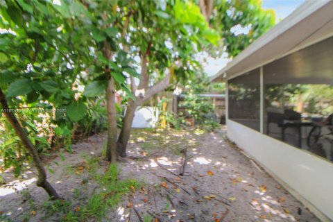 House in Pembroke Pines, Florida 4 bedrooms, 159.23 sq.m. № 1922932 - photo 25