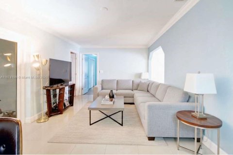 House in Pembroke Pines, Florida 4 bedrooms, 159.23 sq.m. № 1922932 - photo 28