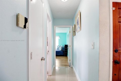 House in Pembroke Pines, Florida 4 bedrooms, 159.23 sq.m. № 1922932 - photo 19