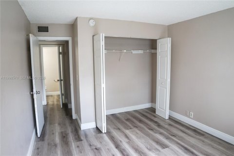 Villa ou maison à louer à Coral Springs, Floride: 2 chambres, 79.9 m2 № 2091304 - photo 22