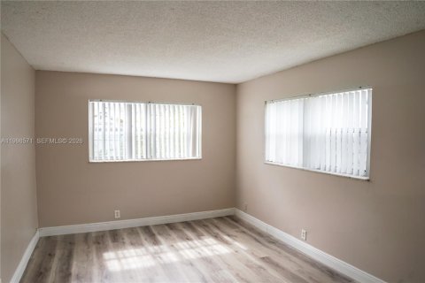 Villa ou maison à louer à Coral Springs, Floride: 2 chambres, 79.9 m2 № 2091304 - photo 21