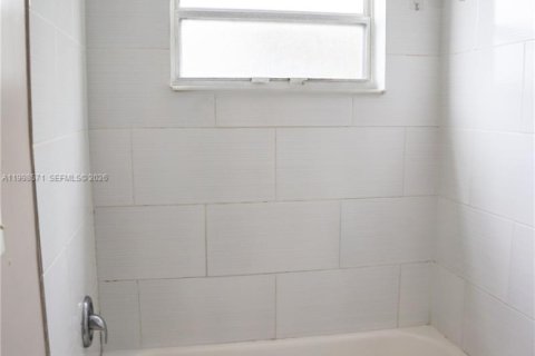 Villa ou maison à louer à Coral Springs, Floride: 2 chambres, 79.9 m2 № 2091304 - photo 18