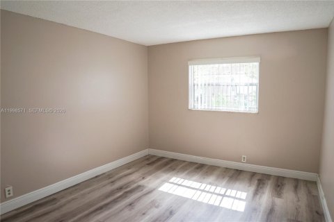 Villa ou maison à louer à Coral Springs, Floride: 2 chambres, 79.9 m2 № 2091304 - photo 19