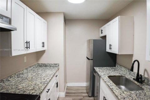 Villa ou maison à louer à Coral Springs, Floride: 2 chambres, 79.9 m2 № 2091304 - photo 8
